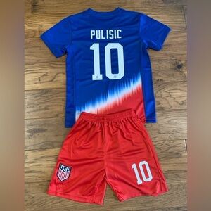 Christian Pulisic XL Age 12-14 Youth XL US soccer jersey set of two Youth XL